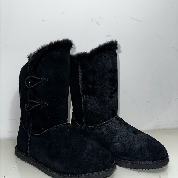 Old Navy black Mid-Calf faux Ugg boots with buttons NWT - Picture 8 of 8